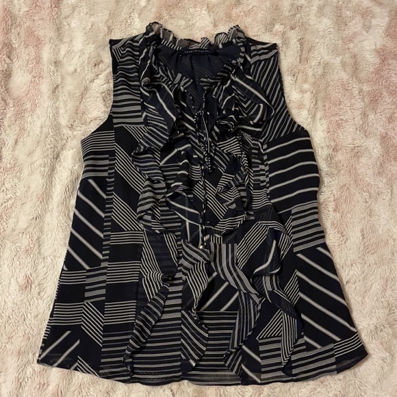 Tommy Hilfiger top - Picture 3 of 6